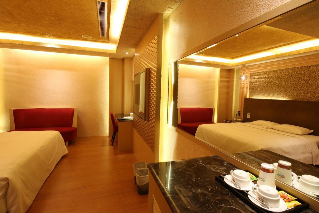 R7 Hotel Kaohsiung Dış mekan fotoğraf