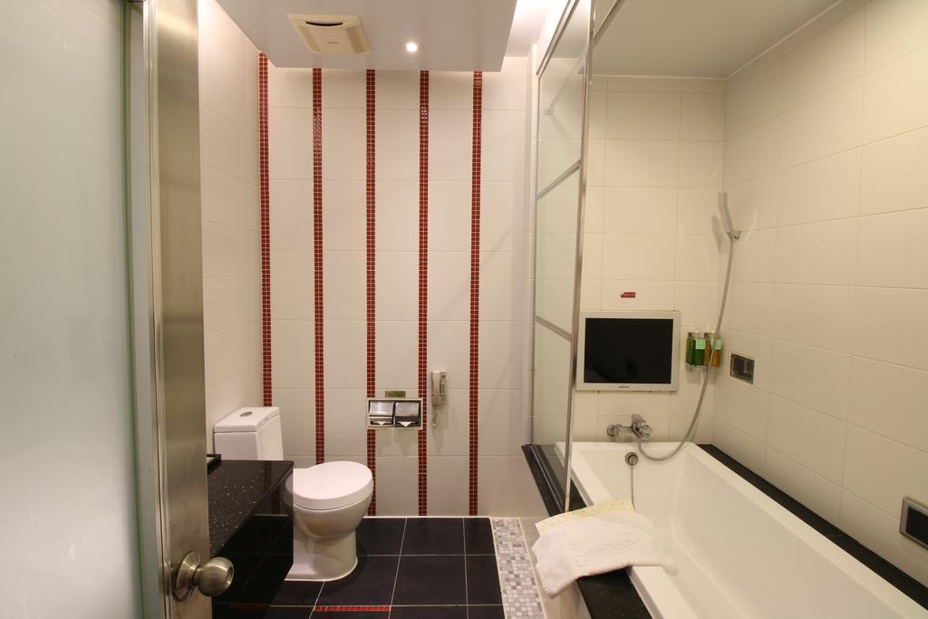 R7 Hotel Kaohsiung Dış mekan fotoğraf