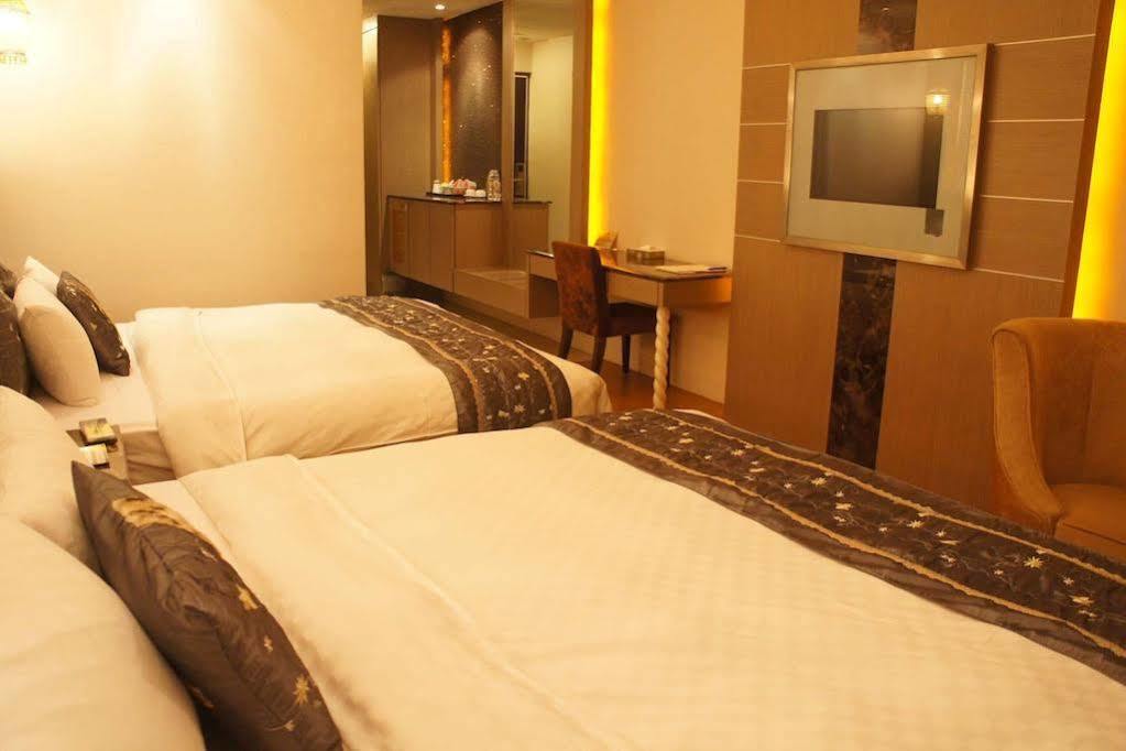 R7 Hotel Kaohsiung Dış mekan fotoğraf
